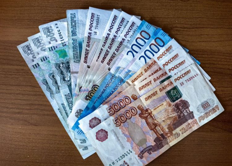 Пенсии выросли на 7,3%: индексация затронула миллионы россиян, включая работающих пенсионеров Пенсии выросли на 7,3%: индексация затронула миллионы россиян, включая работающих пенсионеров