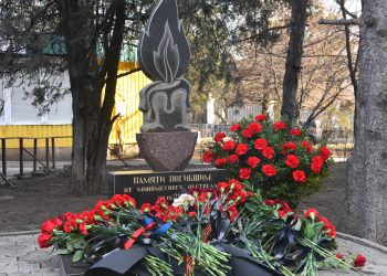 Десять лет спустя: В Донецке почтили память погибших на остановке Боссе