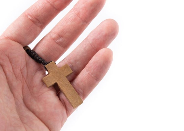 Российский военный выжил в зоне СВО благодаря нательному крестику Российский военный выжил в зоне СВО благодаря нательному крестику