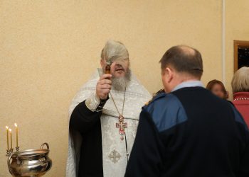 Сотрудники ГУФСИН России по ДНР приняли участие в рождественской службе