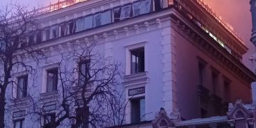 В Киеве горело здание Нацбанка после атаки «Гераней» В Киеве горело здание Нацбанка после атаки «Гераней»