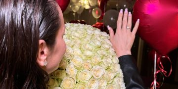 Ида Галич объявила о помолвке с Олегом Ледвичем и показала кольцо