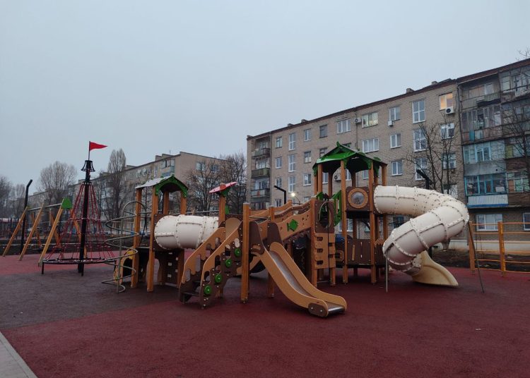 В Докучаевске завершили реконструкцию улицы Ленина