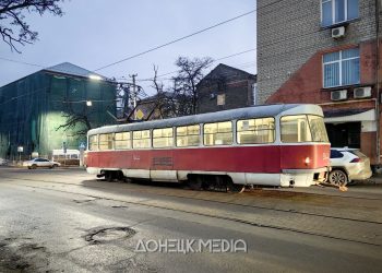 Движение трамвая №1 в Донецке приостановлено из-за ДТП
