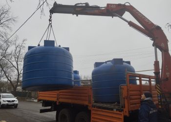 В Донецке устанавливают дополнительные емкости с водой