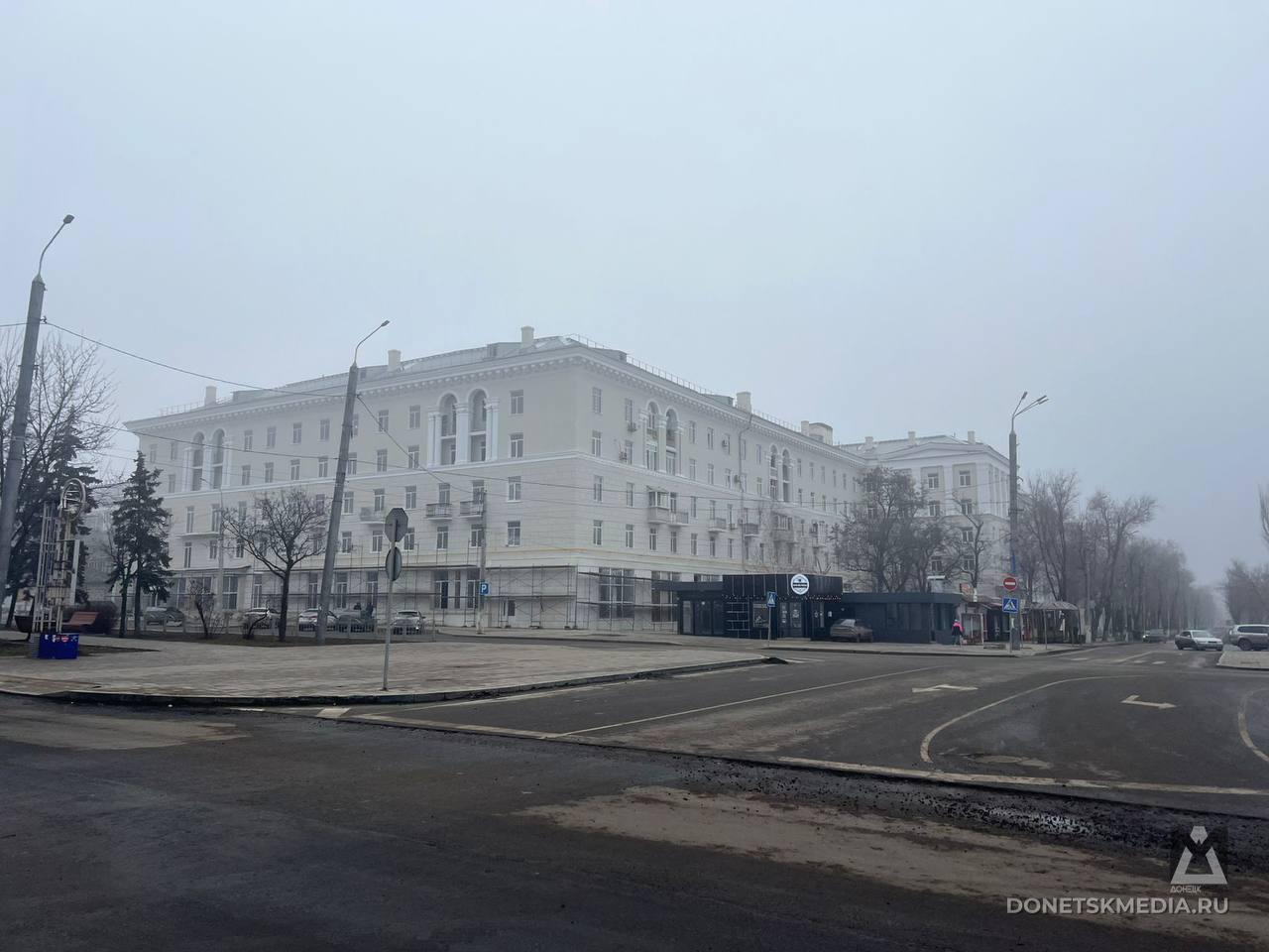 Жизнь возвращается: в Мариуполе восстановили 12 жилых домов