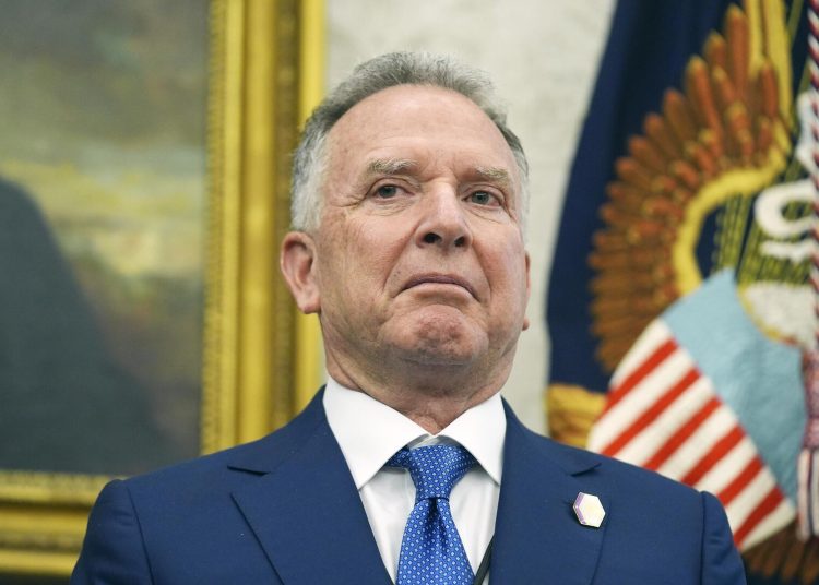 Fox News: Посланник Трампа мог беседовать с Путиным три часа