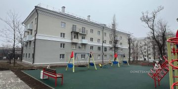 Жизнь возвращается: в Мариуполе восстановили 12 жилых домов Жизнь возвращается: в Мариуполе восстановили 12 жилых домов