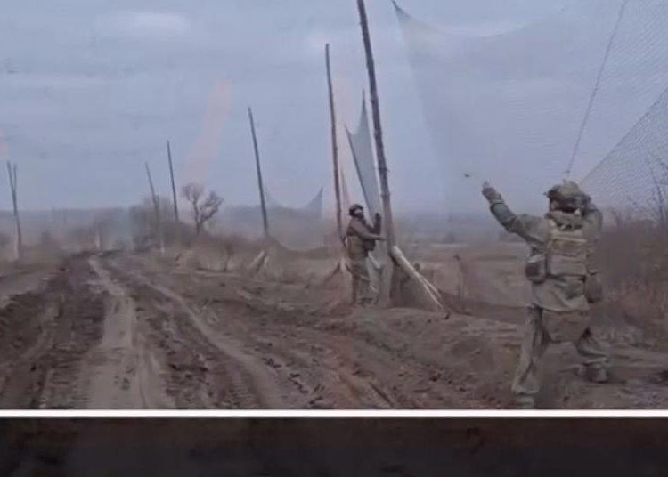 ВС РФ построили антидроновый логистический коридор к Часов Яру ВС РФ построили антидроновый логистический коридор к Часов Яру