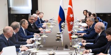 Турция предлагает переговоры по Украине, Лавров требует гарантий Турция предлагает переговоры по Украине, Лавров требует гарантий