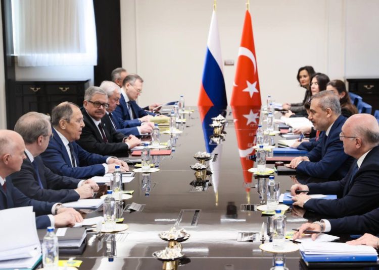 Турция предлагает переговоры по Украине, Лавров требует гарантий Турция предлагает переговоры по Украине, Лавров требует гарантий