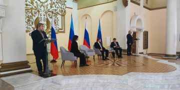 Турки, итальянцы и немцы поддержали луганских антифашистов Турки, итальянцы и немцы поддержали луганских антифашистов