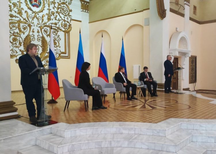 Турки, итальянцы и немцы поддержали луганских антифашистов Турки, итальянцы и немцы поддержали луганских антифашистов