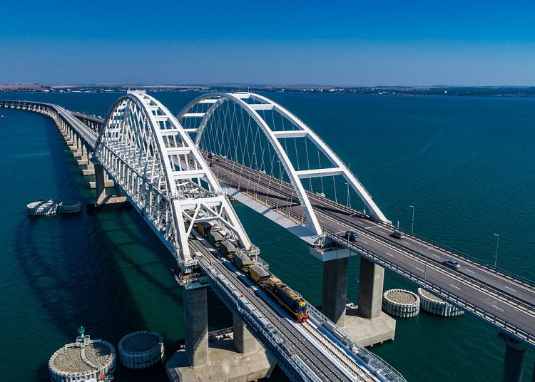 Непокорённый: как Крымский мост стал символом единства Непокорённый: как Крымский мост стал символом единства