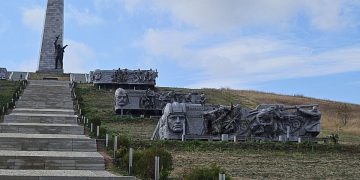 Экскурсия по Саур-Могиле: Прикосновение к величию