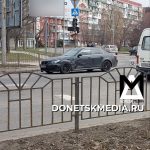 В центре Донецка произошло ДТП с участием BMW и Geely