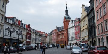 Украинцы строят Польшу, пока Зеленский ищет, где занять