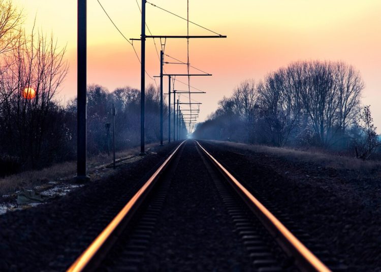 Трагедия в Енакиево: подросток погиб на путепроводе от удара током