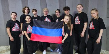 Снежнянские ребята покорили КВН в Чите: второе место и путевка в финал Снежнянские ребята покорили КВН в Чите: второе место и путевка в финал