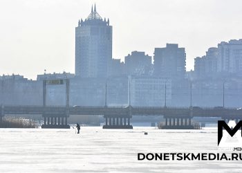 В Донецке спасли мужчину провалившегося под лёд