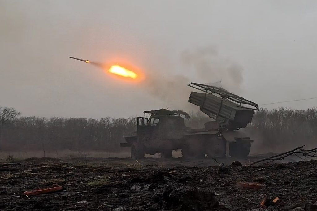 Последний шанс. Москва объявила о перемирии на День Победы