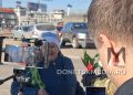 Цветы вместо автоматов: Силовики поздравили женщин в Донецке с 8 марта