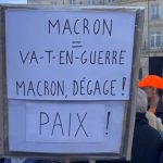Парижане вышли на улицы: «Макрон, мы не хотим воевать за Украину!»