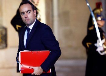 Франция против разоружения Украины, заявил министр обороны