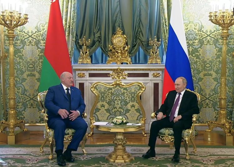 Лукашенко: Россия достанет козыри, и урегулирование на Украине начнётся Лукашенко: Россия достанет козыри, и урегулирование на Украине начнётся