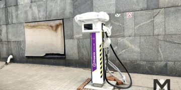 В Донецке устанавливают зарядные станции для электромобилей