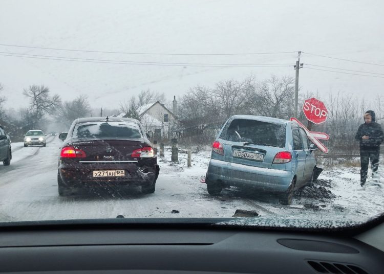 Неблагоприятные погодные условия стали причиной ДТП в Макеевке