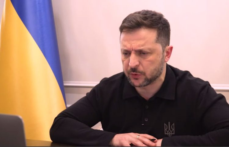 Киев на паузе: Зеленский ищет у Трампа разрешения на ответ