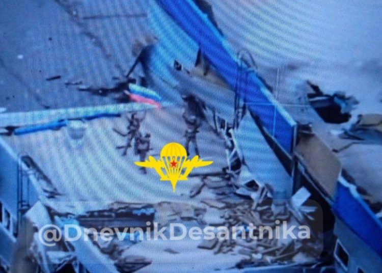 ВС РФ подняли флаг над МАПП «Суджа» в Курской области ВС РФ подняли флаг над МАПП «Суджа» в Курской области