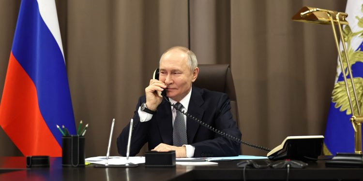 Путин и Трамп созвонятся по Украине и диалогу с 16:00 до 18:00