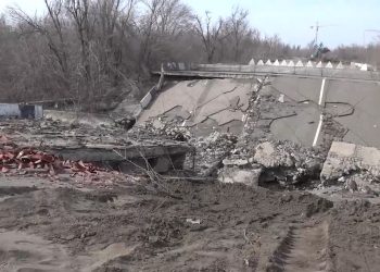 В Донецке начались работы по восстановлению Путиловского моста