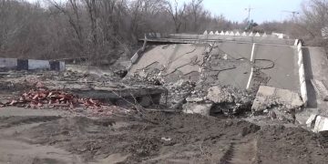 В Донецке начались работы по восстановлению Путиловского моста