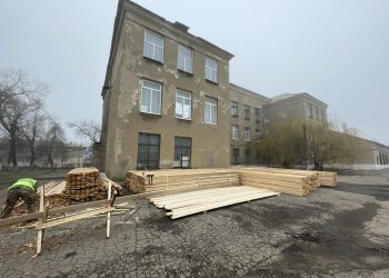 Сахалинская область взялась за ремонт школы в посёлке Шахтёрского округа