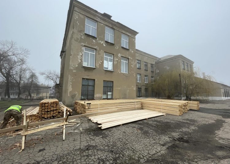 Сахалинская область взялась за ремонт школы в посёлке Шахтёрского округа