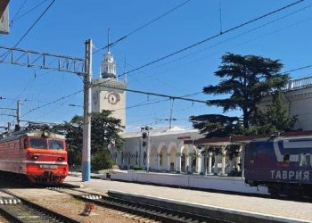 Первый контейнерный поезд прибыл в Крым по сети Железных дорог Новороссии