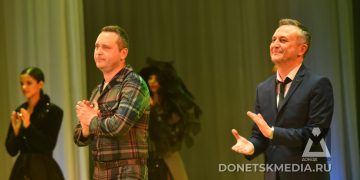 В разгар обстрелов в Донбассе дизайнеры Анацкие сшили чехол для танка