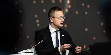 Венгрия отвергла планы ЕС по военной поддержке Украины