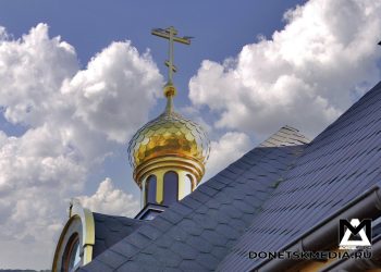 В Донецке православные начали освящать праздничные угощения к Пасхе