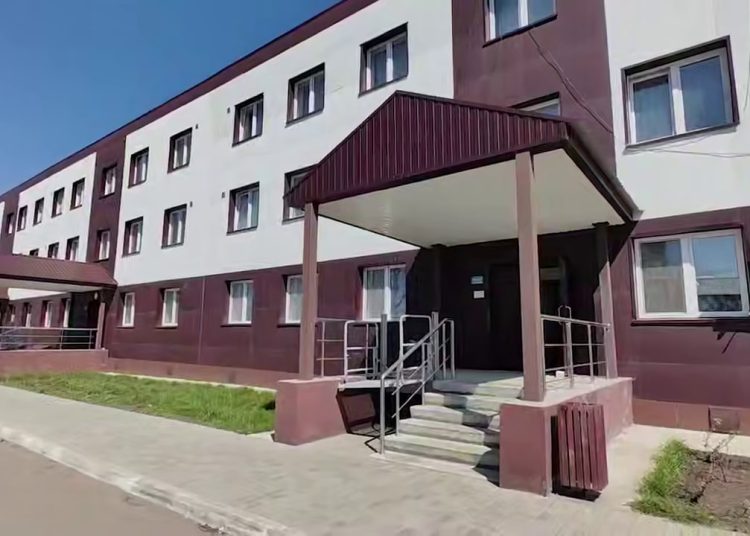 В Волновахе построят два новых дома – вопрос с компенсационным жильём решён В Волновахе построят два новых дома – вопрос с компенсационным жильём решён