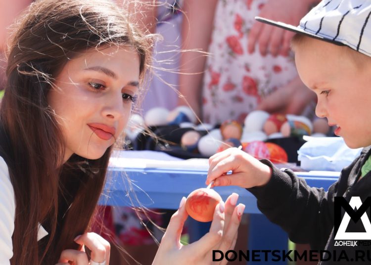 В Донецке состоялся фестиваль, приуроченный к предстоящему празднованию Пасхи В Донецке состоялся фестиваль, приуроченный к предстоящему празднованию Пасхи