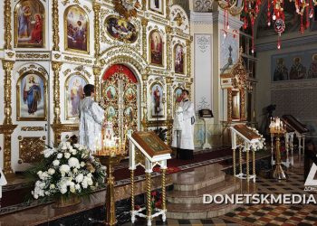 Луганск встречает Пасху в молитвах о мире и защите воинов