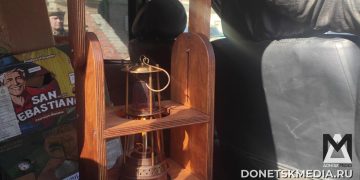 Донецким танкистам доставили благодатный огонь Донецким танкистам доставили благодатный огонь