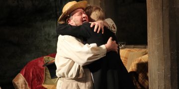 Любовь, смех и Чехов: Как Малый театр покорил Донецк свадьбами и шутками