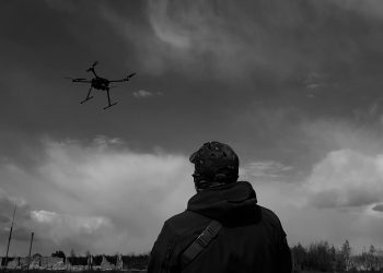 Черные птицы: музыкант из ЛНР выпустил песню о БПЛАшниках