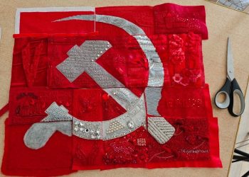 Мастерица из Мариуполя вышивает историю в проекте “Знамя Победы”