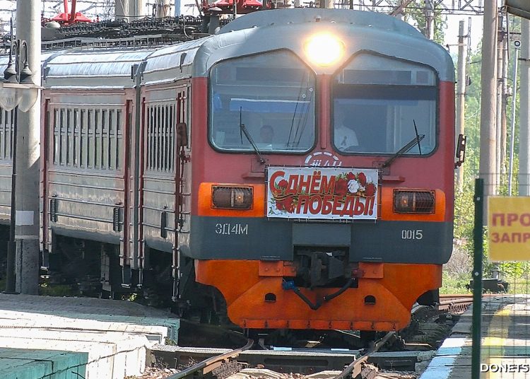 Донецк встречает первый пассажирский поезд за десятилетие